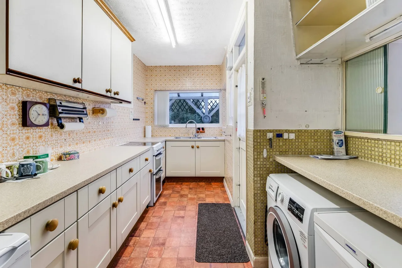 Nevin Drive, North Chingford, E4, photo 6
