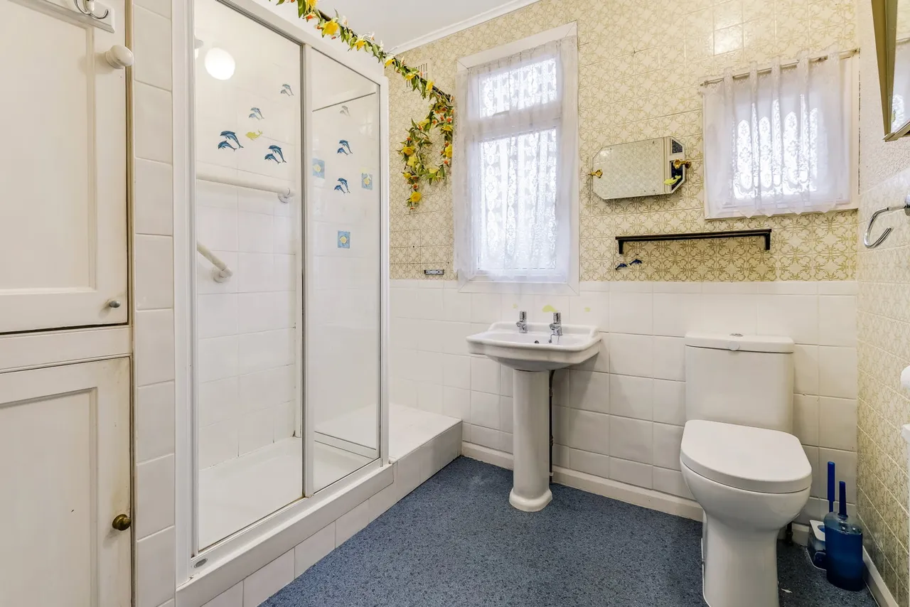Nevin Drive, North Chingford, E4, photo 10
