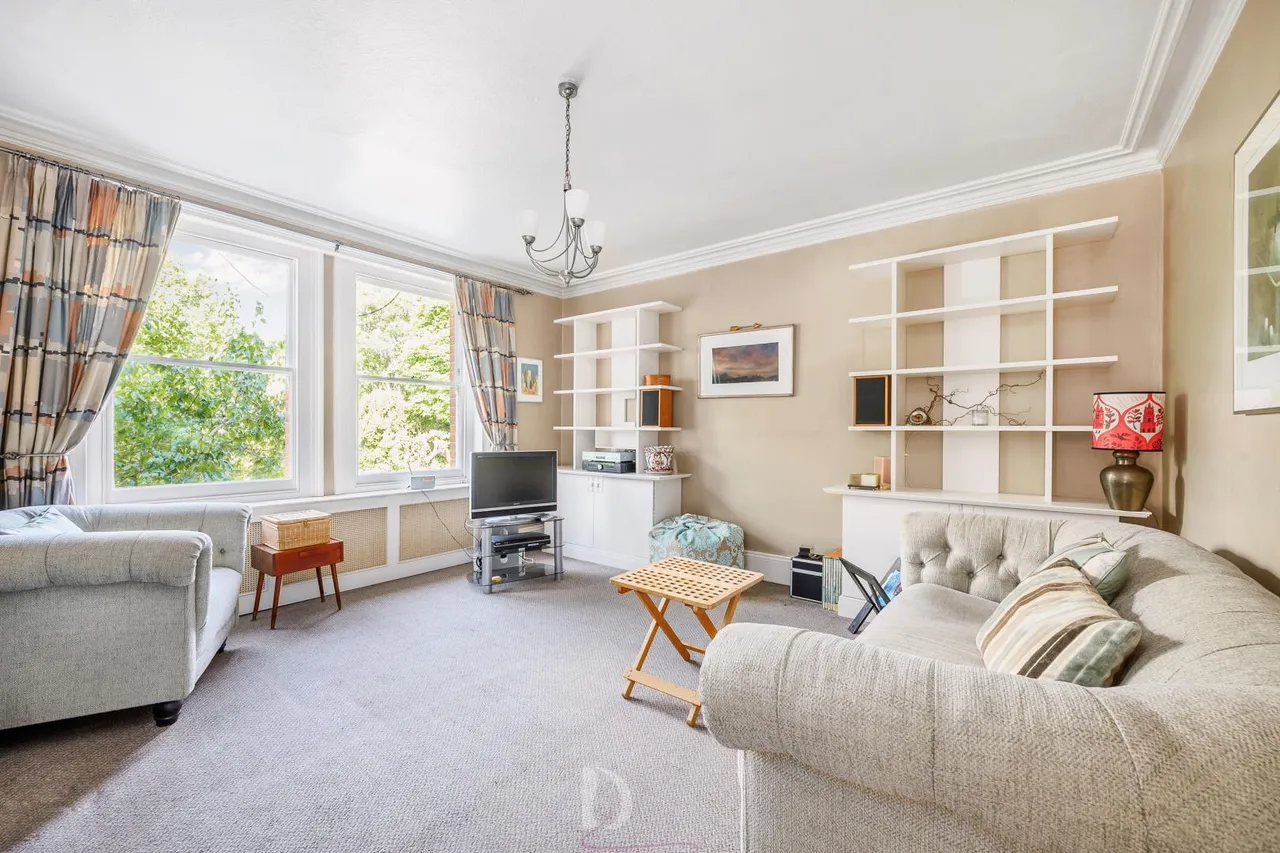 Madeley Road, London, W5 2LS, photo 3