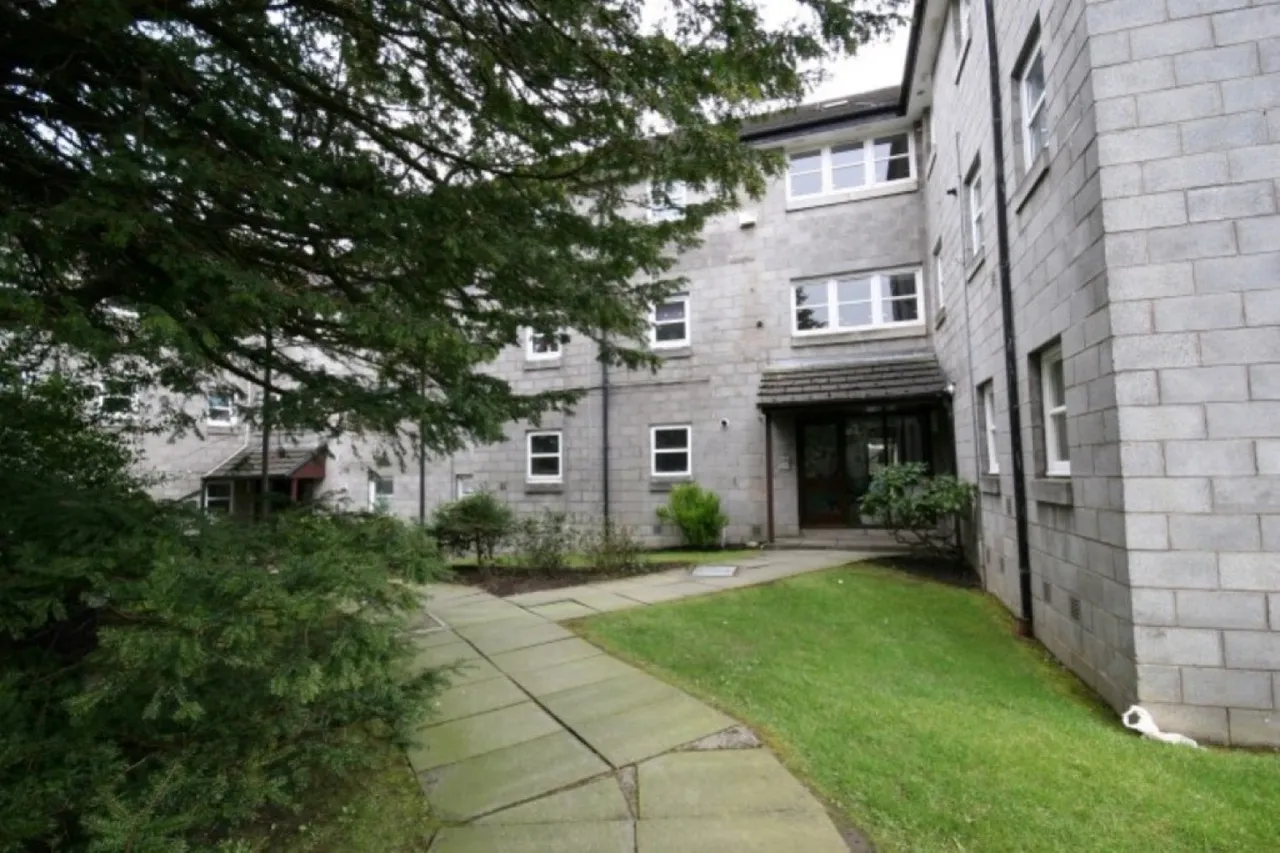 4 Auldhouse Court, photo 4