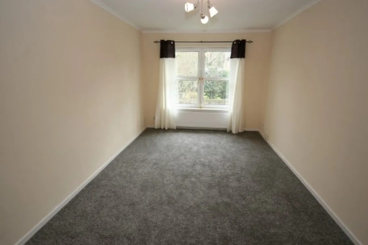 4 Auldhouse Court, photo 5