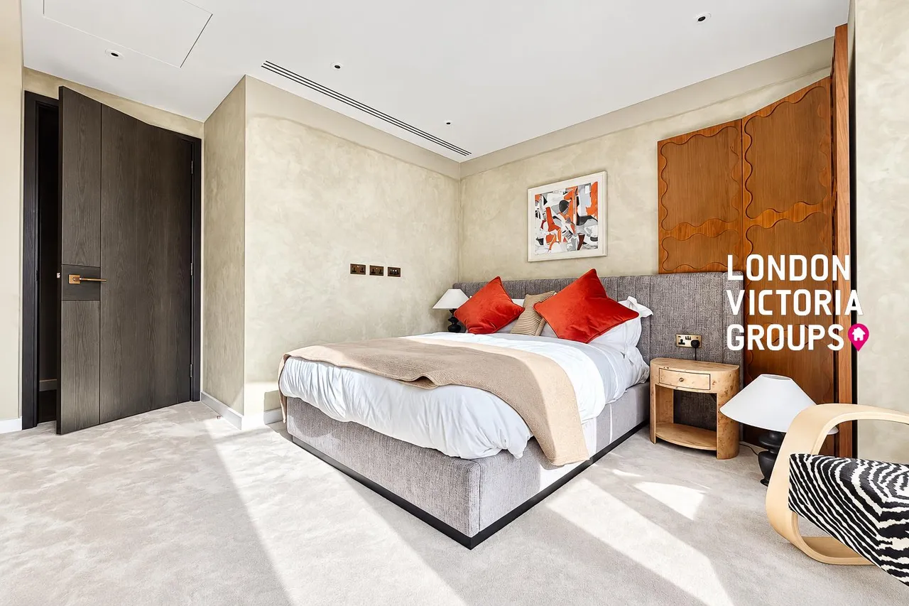 Carnation Way, London, photo 18