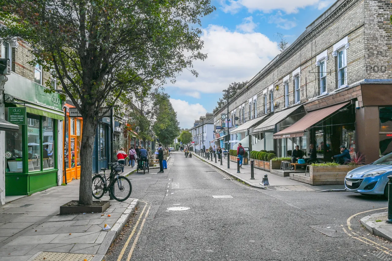 London, W4, photo 4
