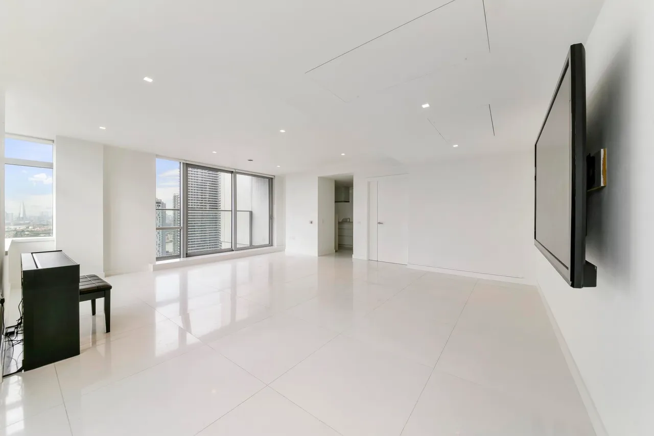 2 bed flat for sale, Peninsula Square, London, E14