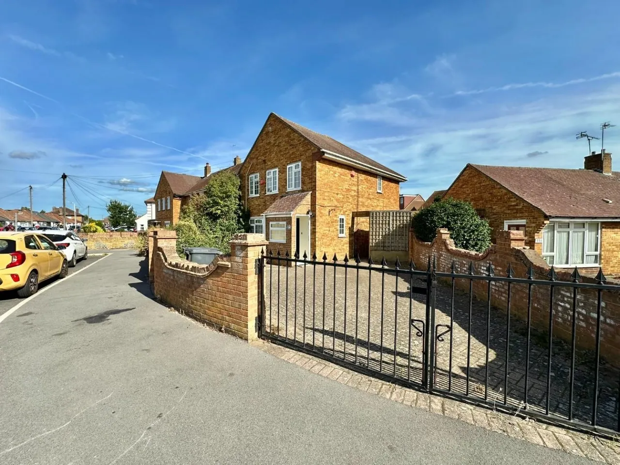 Corwell Lane, Uxbridge, UB8, photo 13