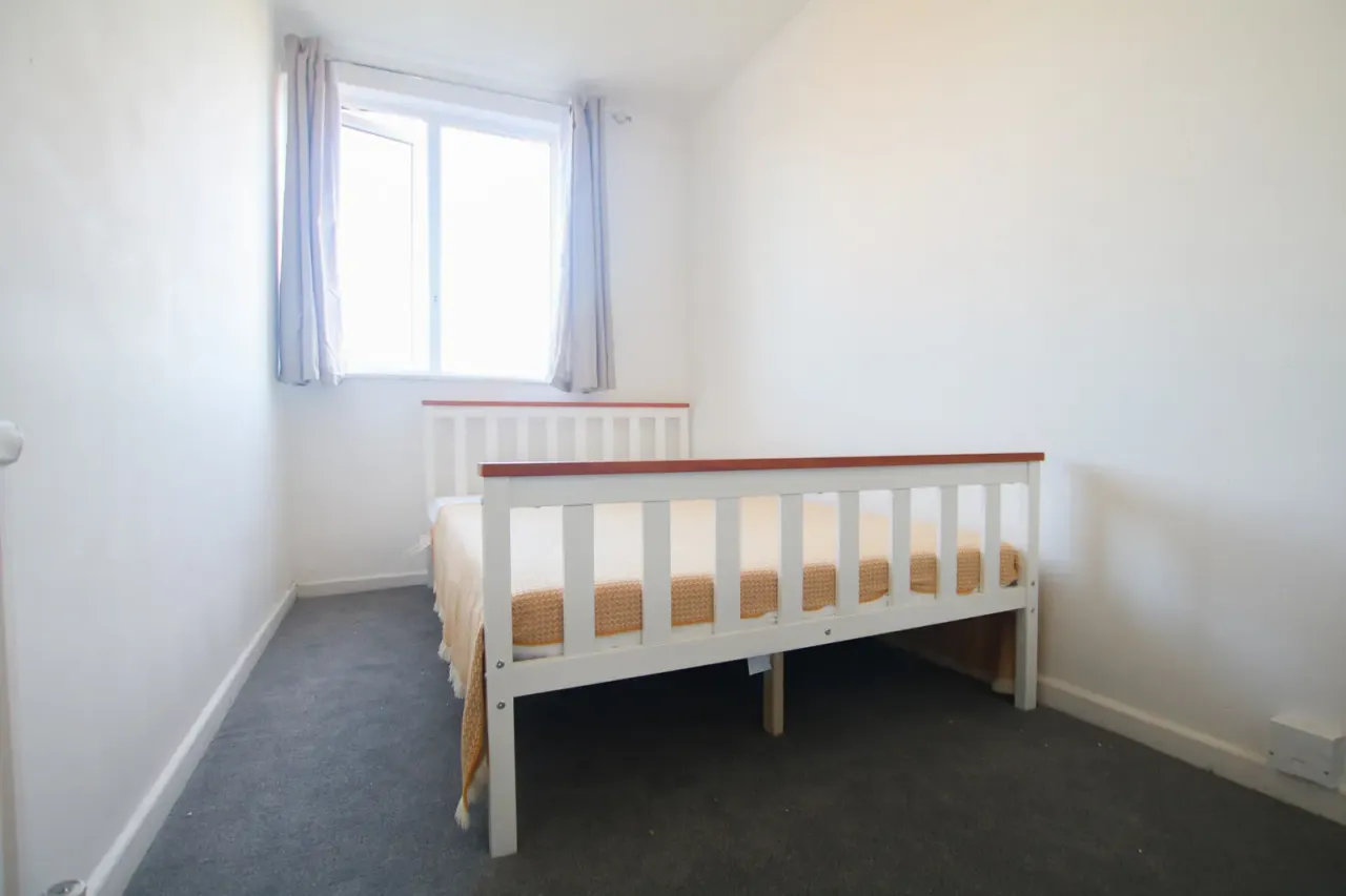 Dagenham, RM10, photo 8