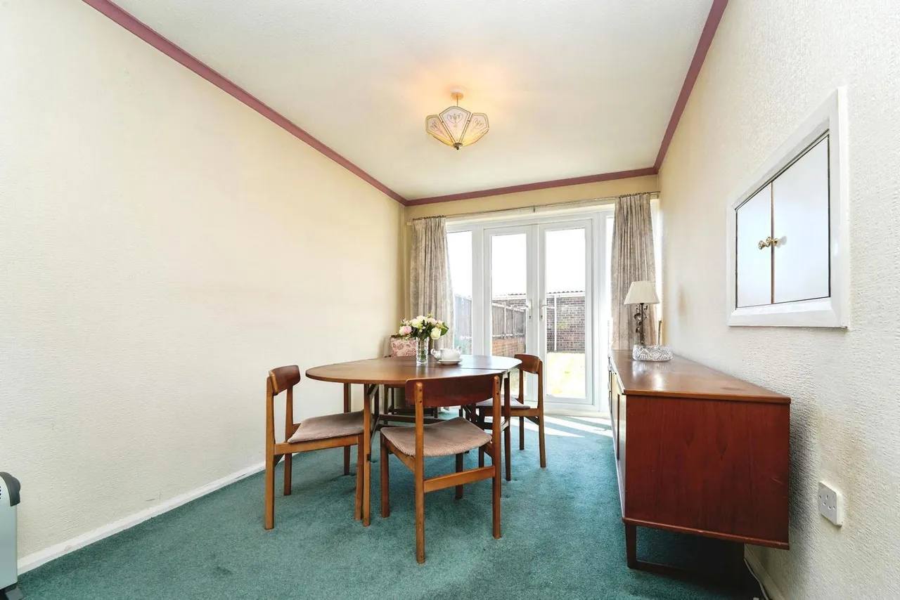 Curlew Road, Abbeydale, Gloucester, Gloucestershire, GL4, photo 4