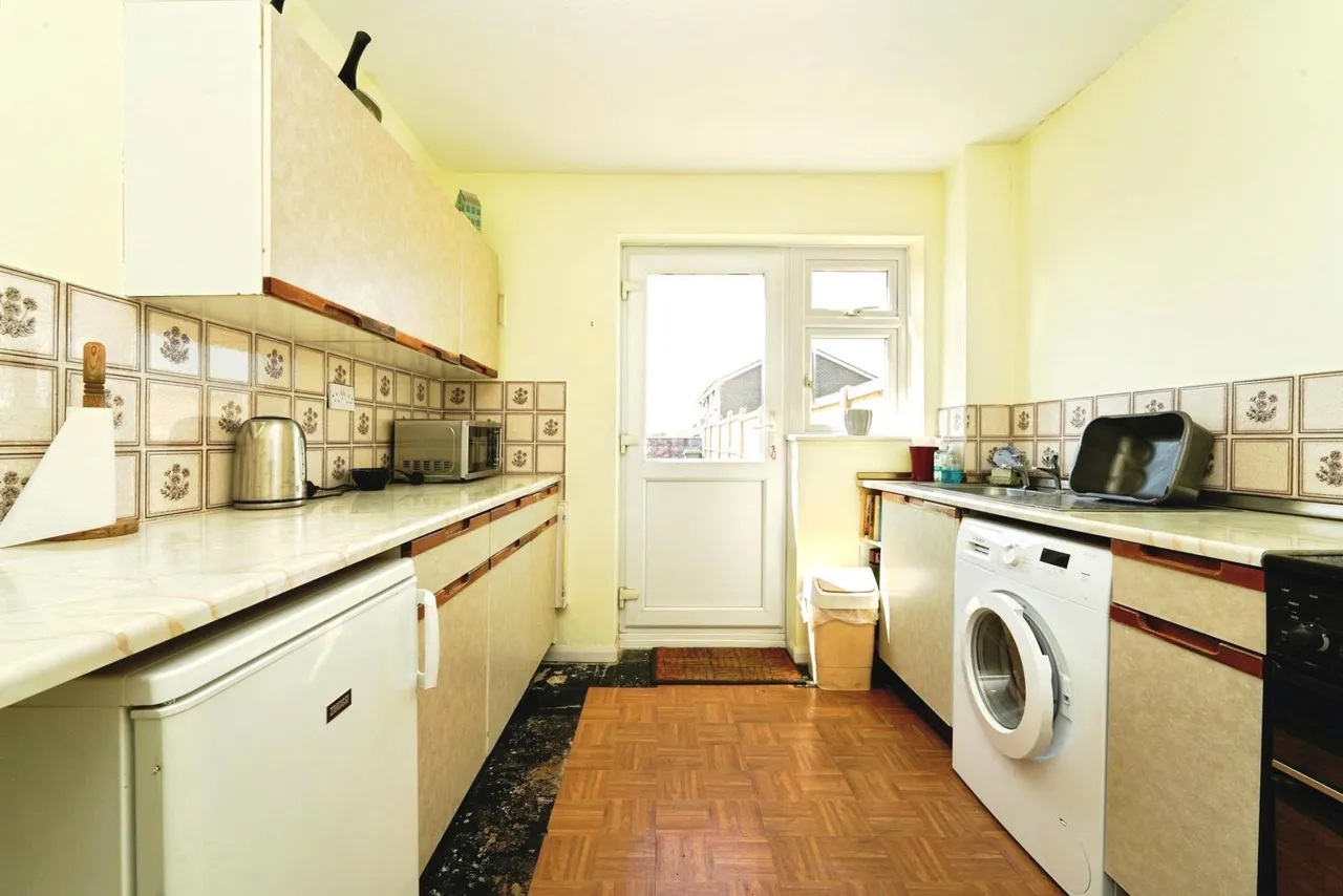Curlew Road, Abbeydale, Gloucester, Gloucestershire, GL4, photo 5