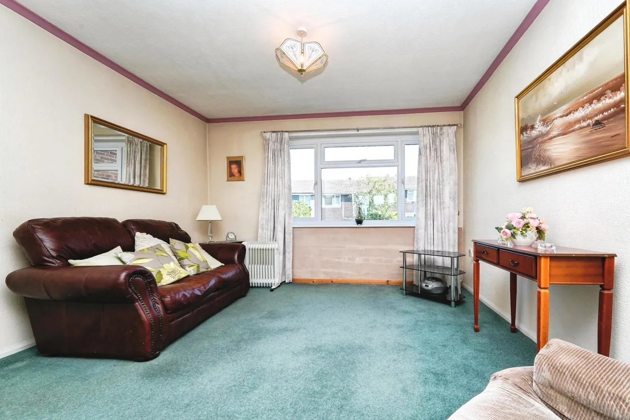 Curlew Road, Abbeydale, Gloucester, Gloucestershire, GL4, photo 2