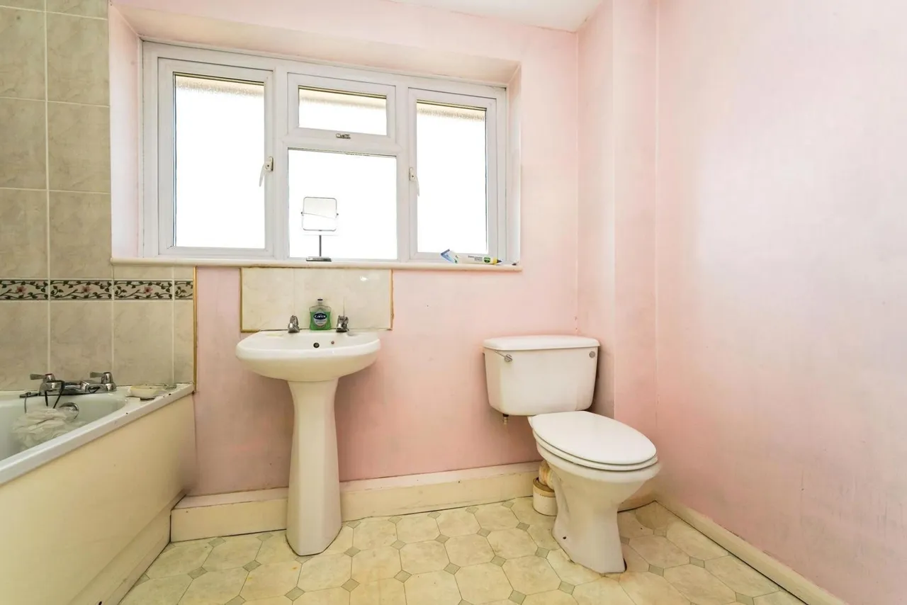 Curlew Road, Abbeydale, Gloucester, Gloucestershire, GL4, photo 8