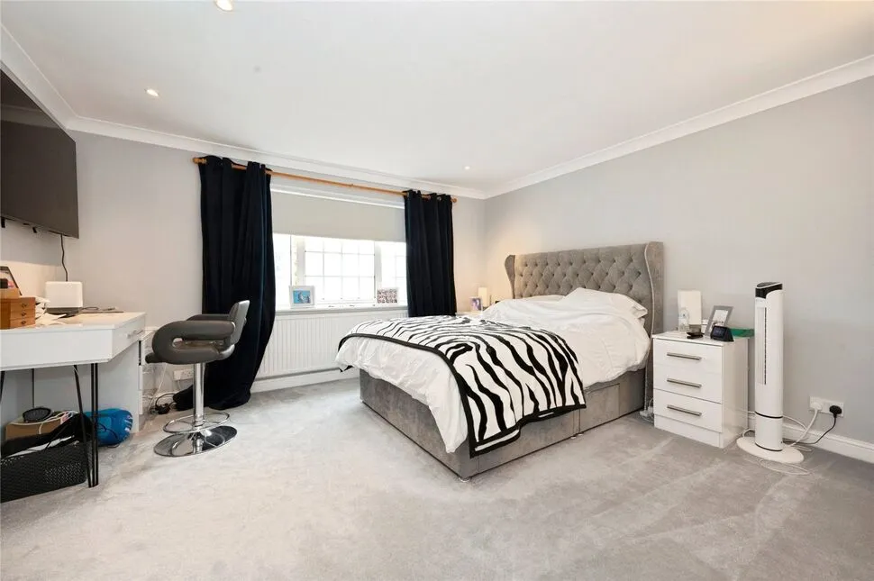 Middle Hill, Egham, TW20, photo 10