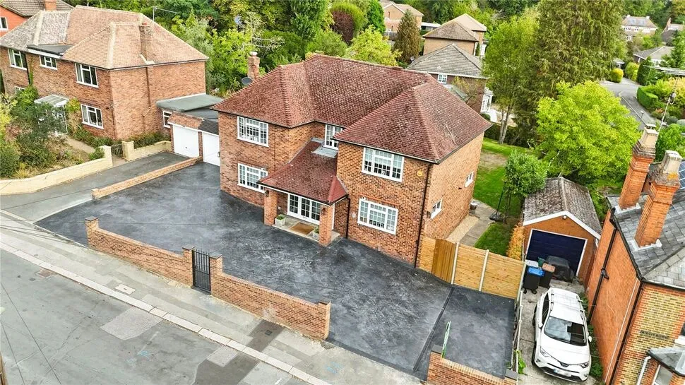 Middle Hill, Egham, TW20, photo 26
