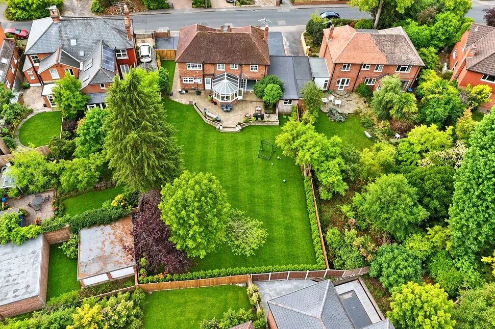 Middle Hill, Egham, TW20, photo 23