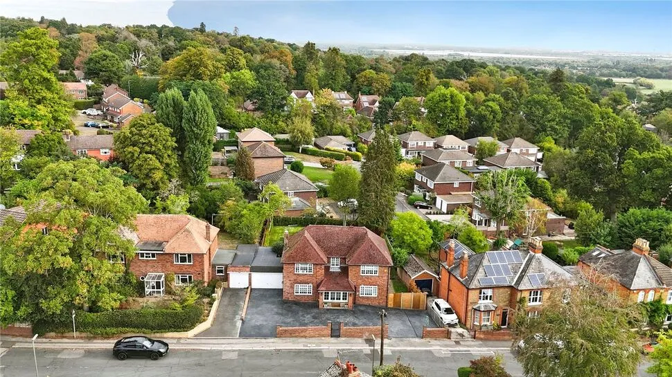Middle Hill, Egham, TW20, photo 25