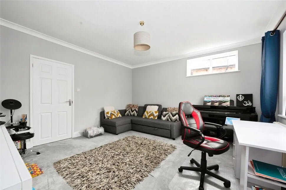 Middle Hill, Egham, TW20, photo 4