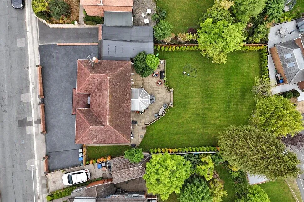 Middle Hill, Egham, TW20, photo 24