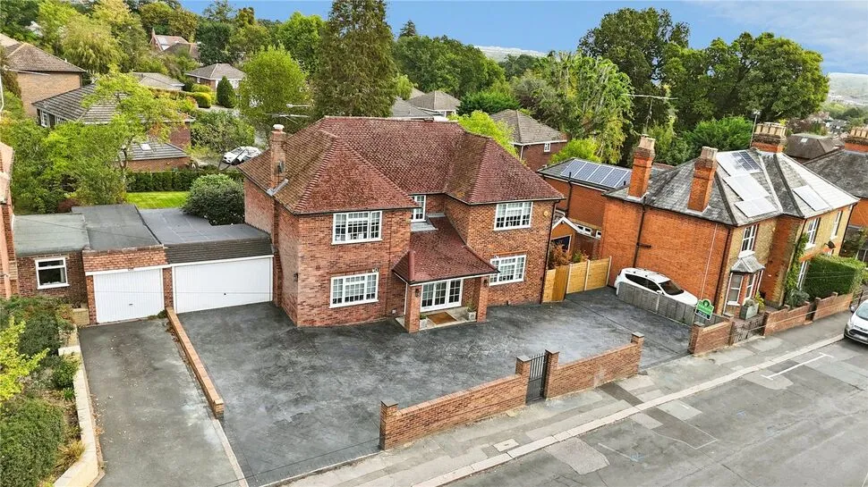 Middle Hill, Egham, TW20, photo 27