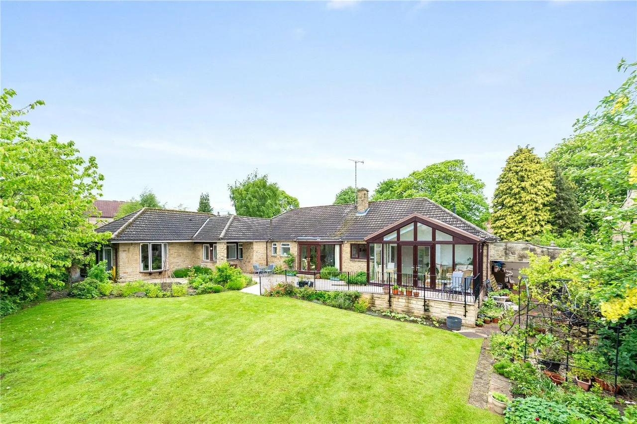 4 bed house for sale, Thorner Lane, Scarcroft
