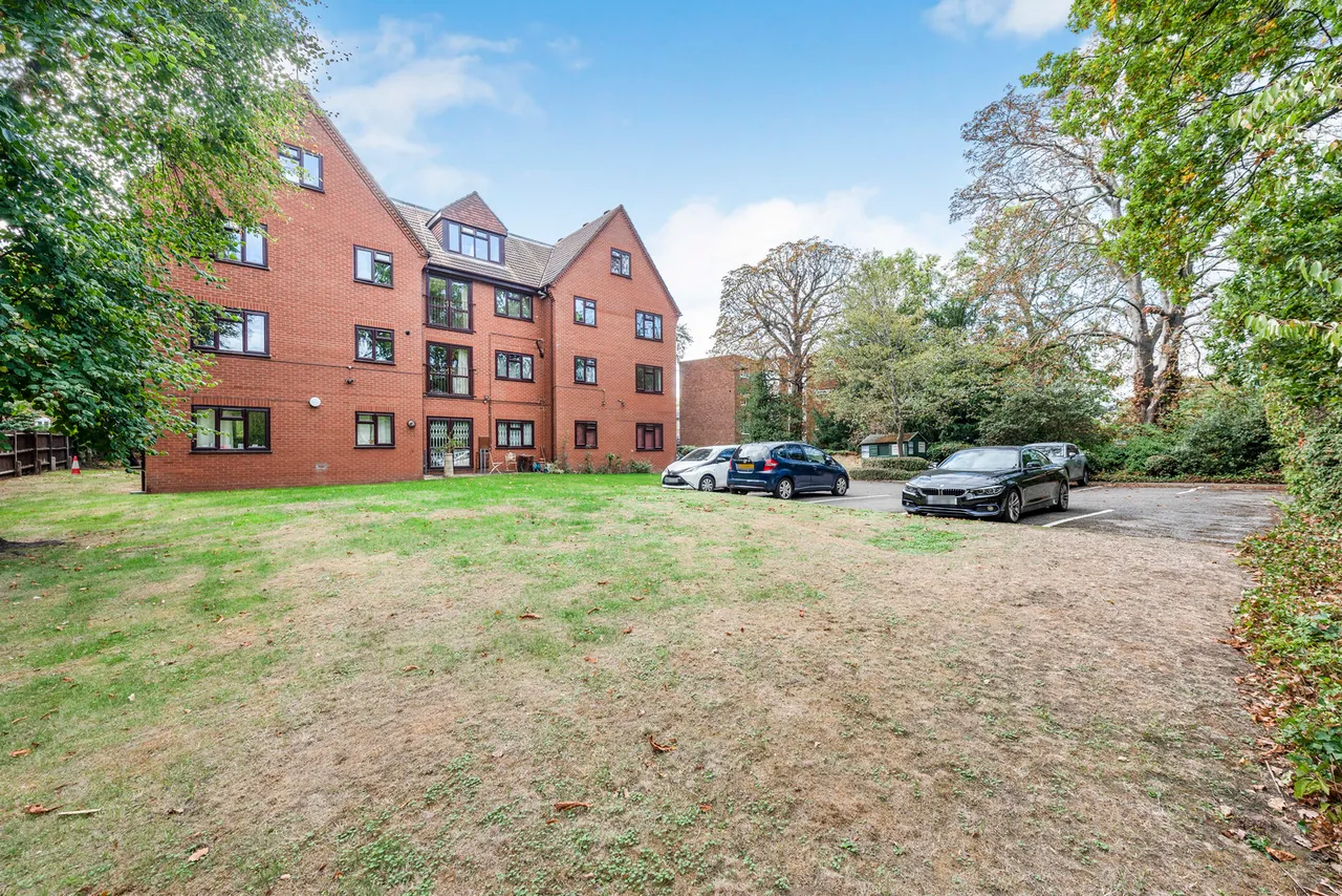 Castlebar Park, London Fees Apply, W5, photo 5