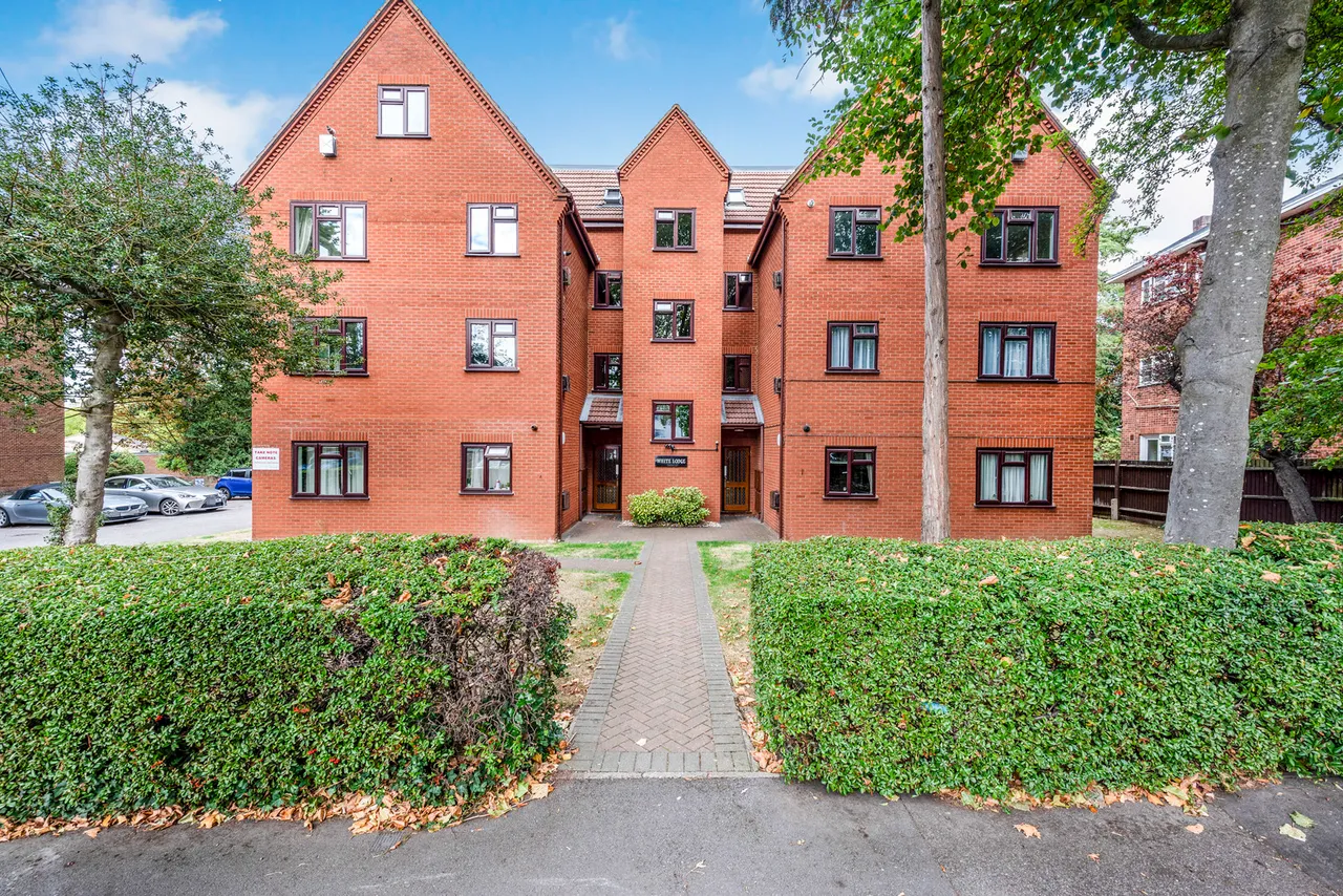 2 bed flat to rent, Castlebar Park, London Fees Apply, W5