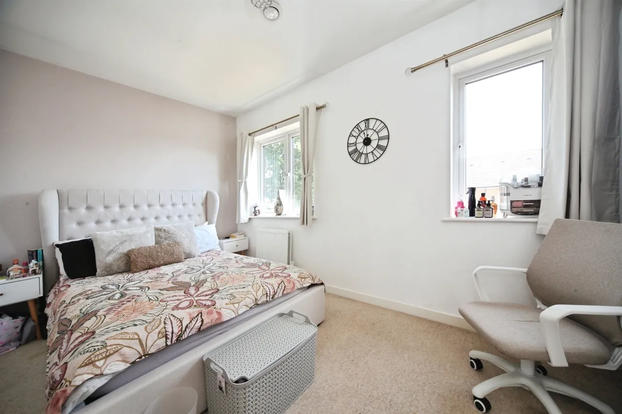 Landau Close, Luton, LU1, photo 6