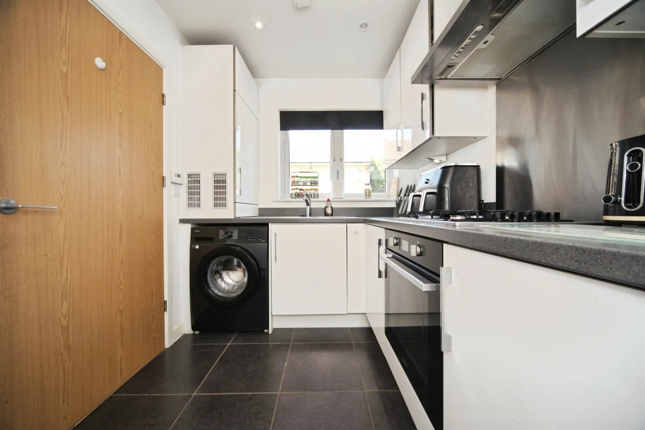 Landau Close, Luton, LU1, photo 5