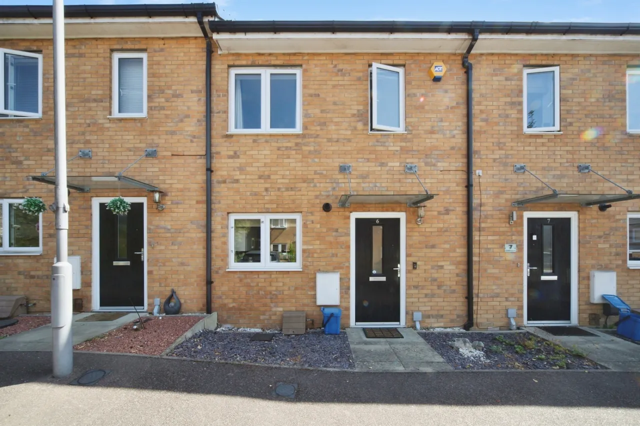 2 bed house for sale, Landau Close, Luton, LU1