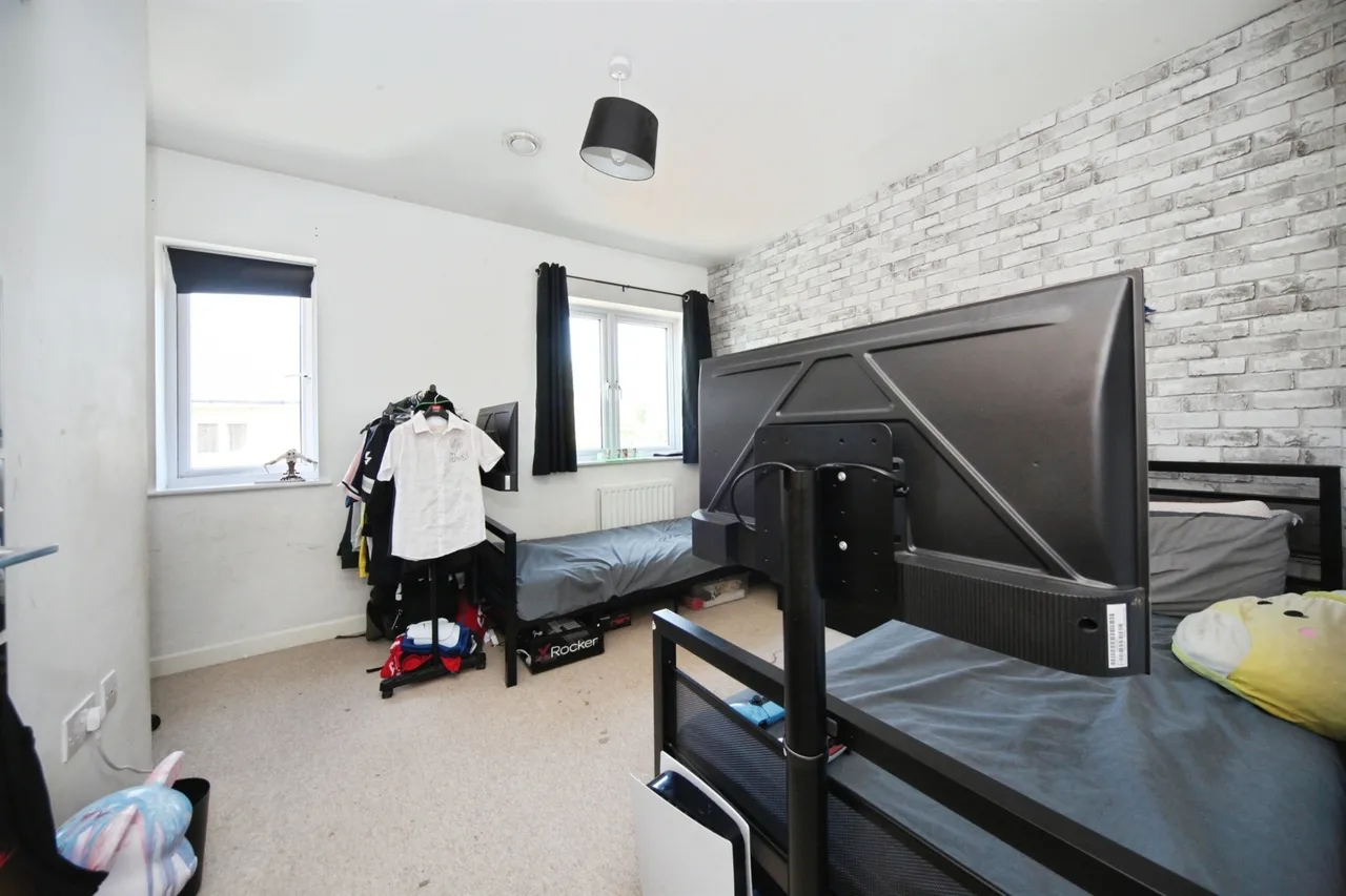 Landau Close, Luton, LU1, photo 9