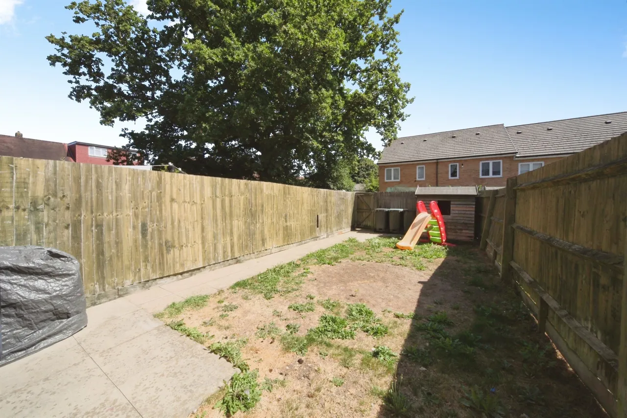 Landau Close, Luton, LU1, photo 11