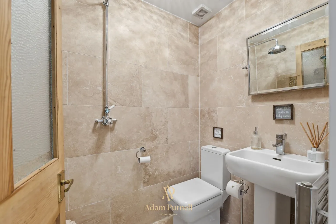 Main Street, Cadeby, CV13, photo 11