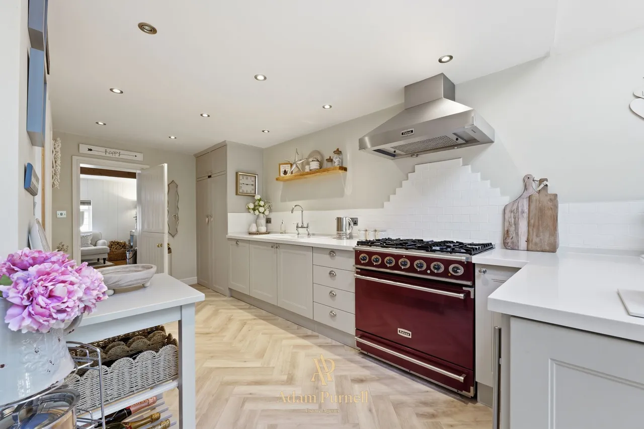 Main Street, Cadeby, CV13, photo 10