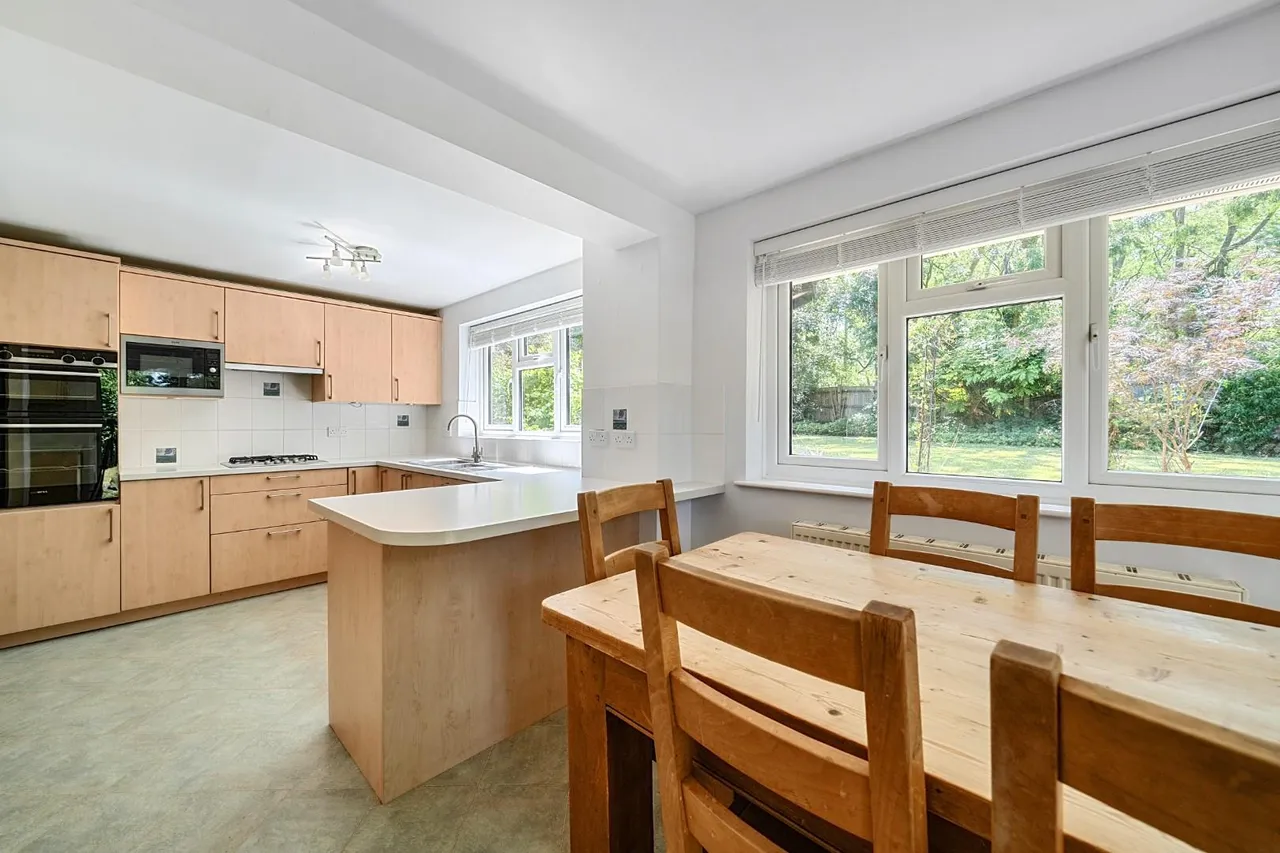 Wilton Crescent, Windsor, photo 9