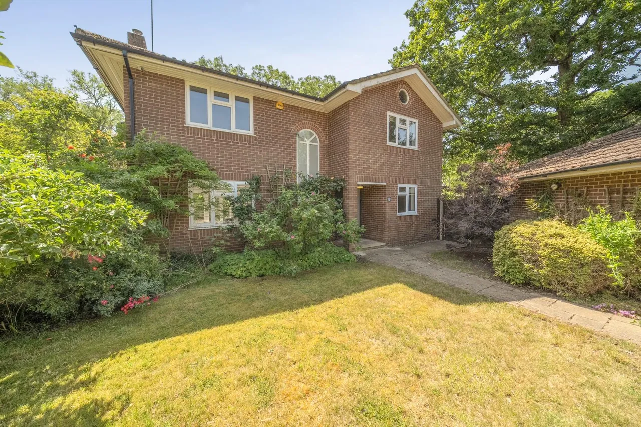Wilton Crescent, Windsor, photo 13