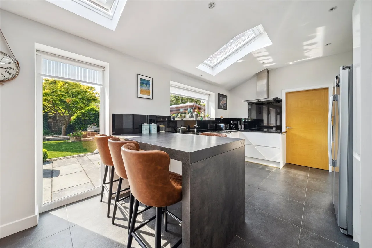 Dunstarn Drive, Leeds, photo 5