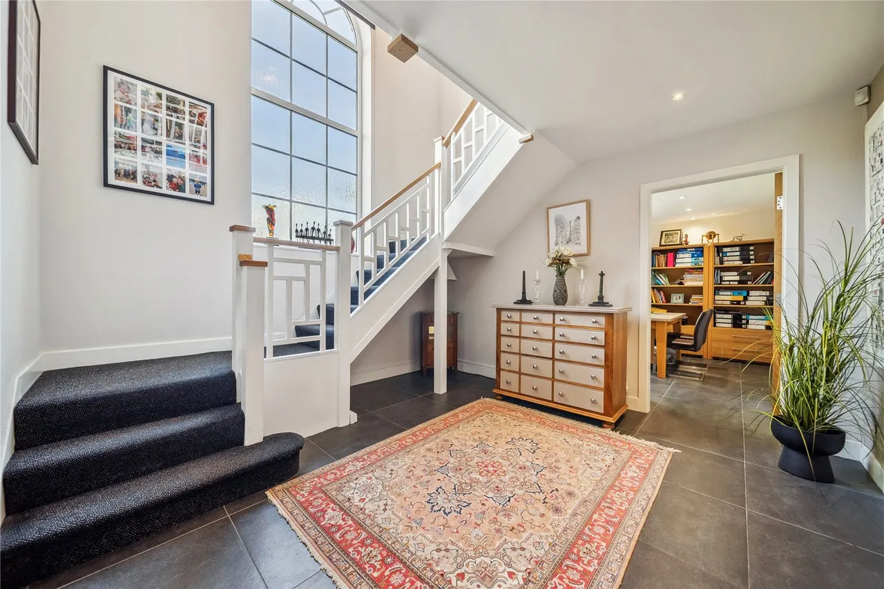 Dunstarn Drive, Leeds, photo 4