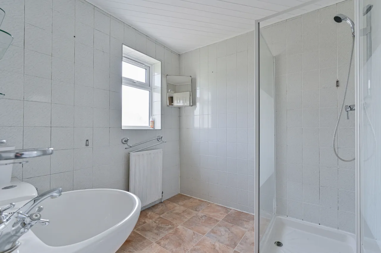 Mitcham, CR4, photo 18