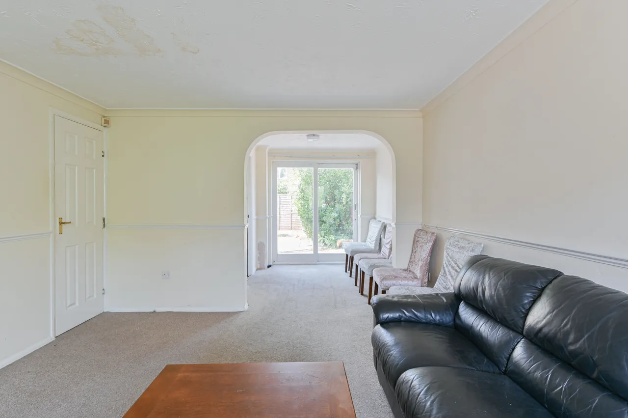 Mitcham, CR4, photo 8