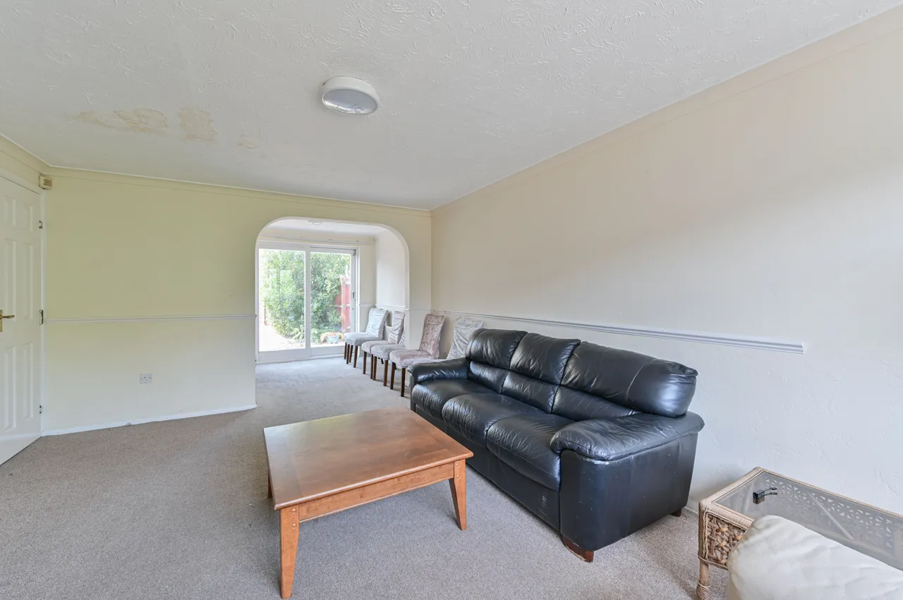 Mitcham, CR4, photo 9