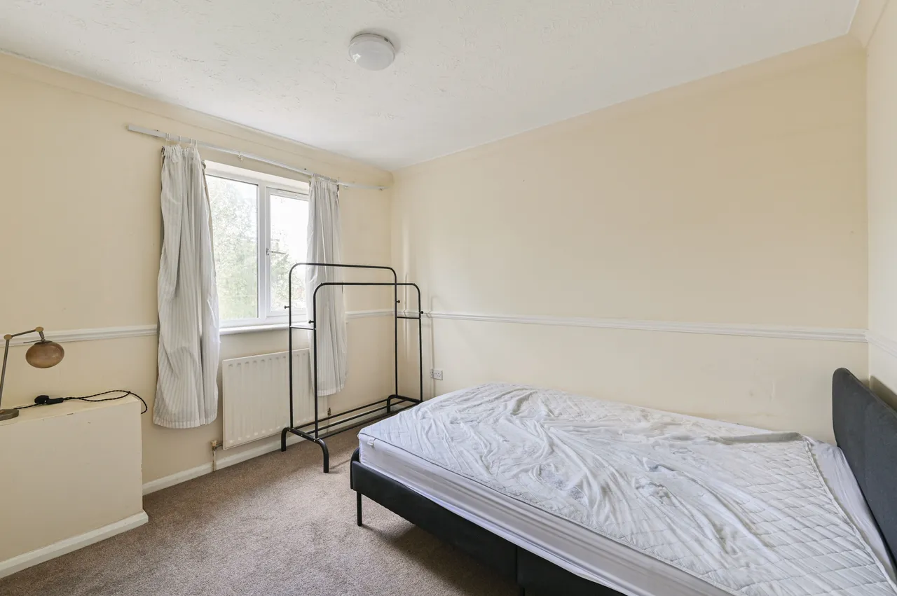 Mitcham, CR4, photo 7