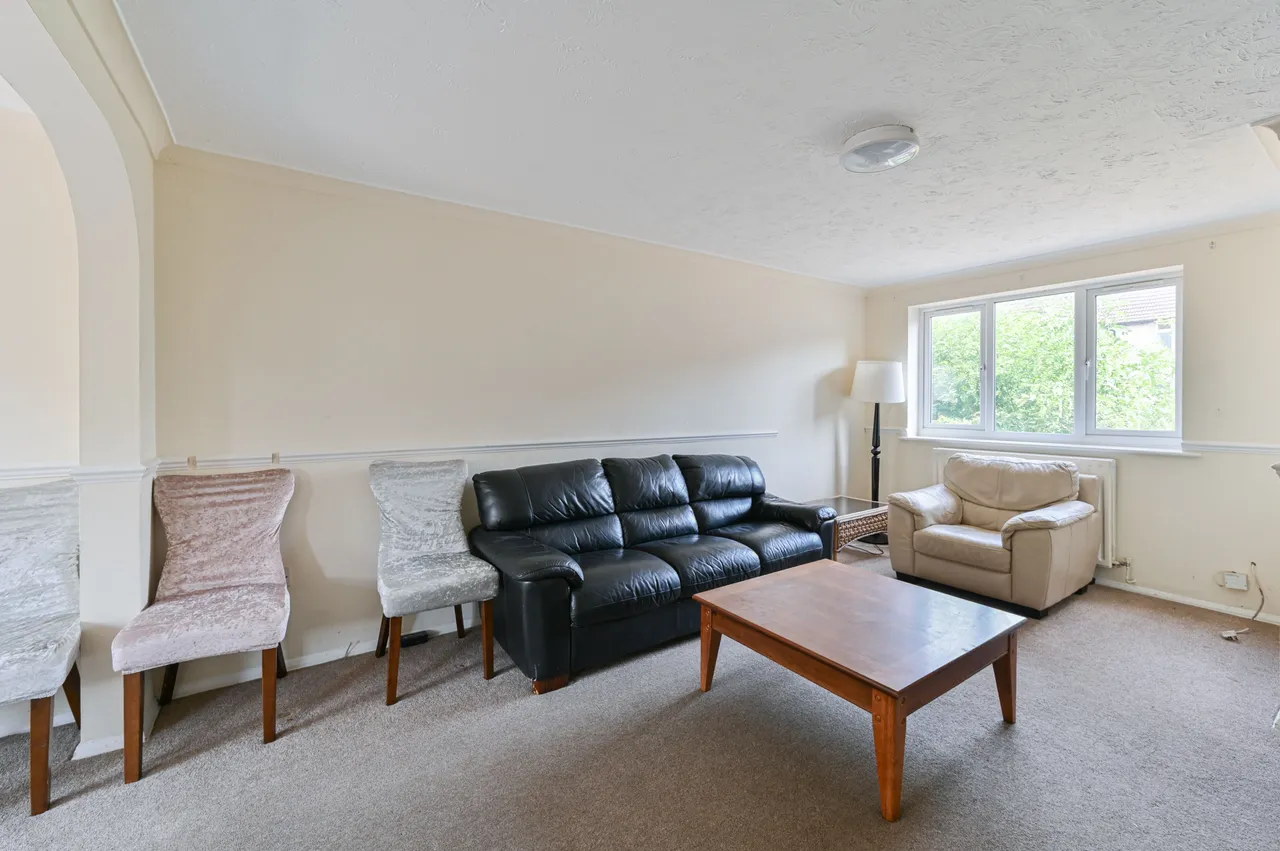 Mitcham, CR4, photo 11