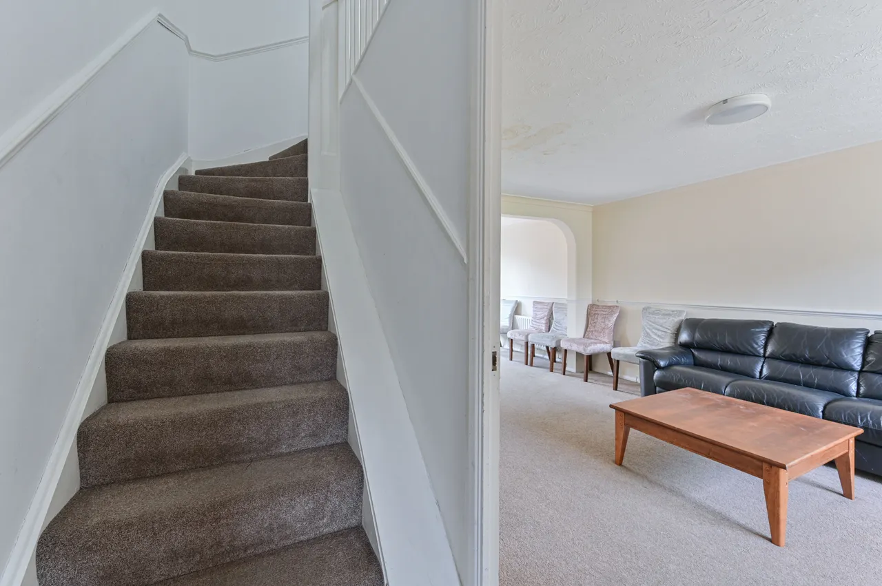 Mitcham, CR4, photo 12