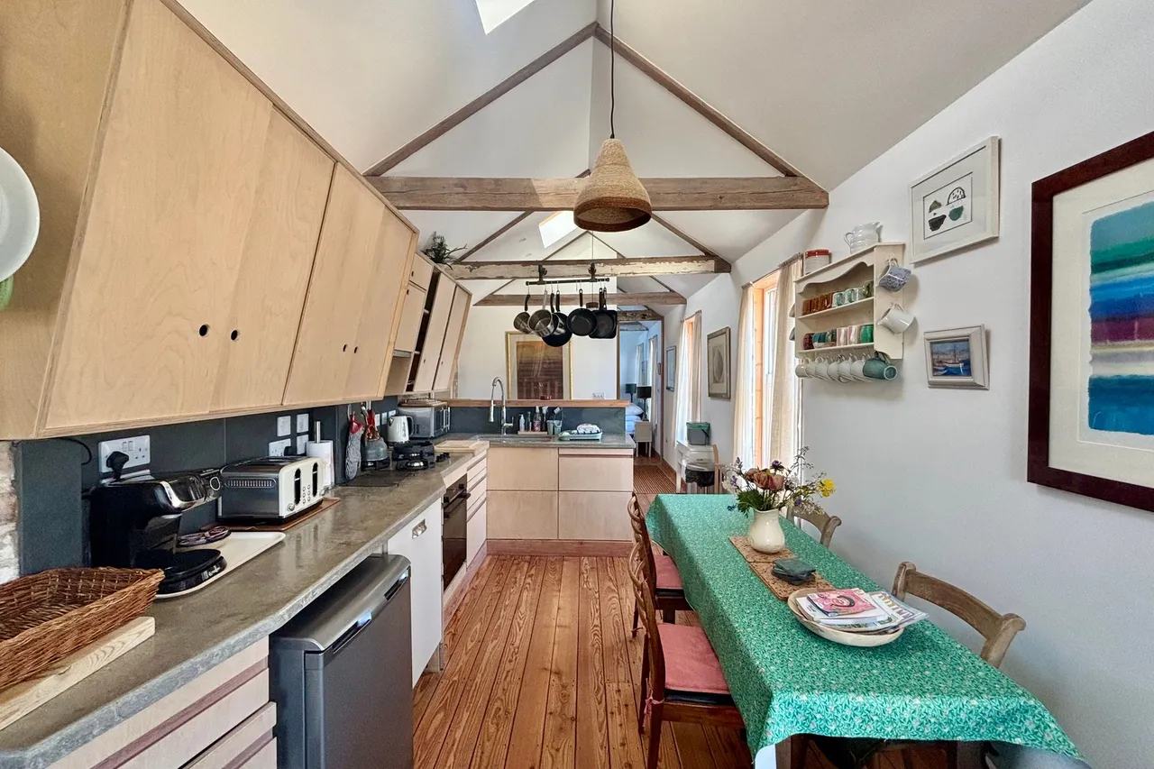 St. Gluvias Street, Penryn, TR10, photo 5