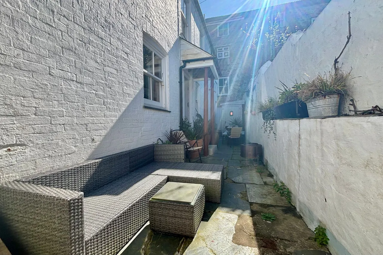 St. Gluvias Street, Penryn, TR10, photo 18