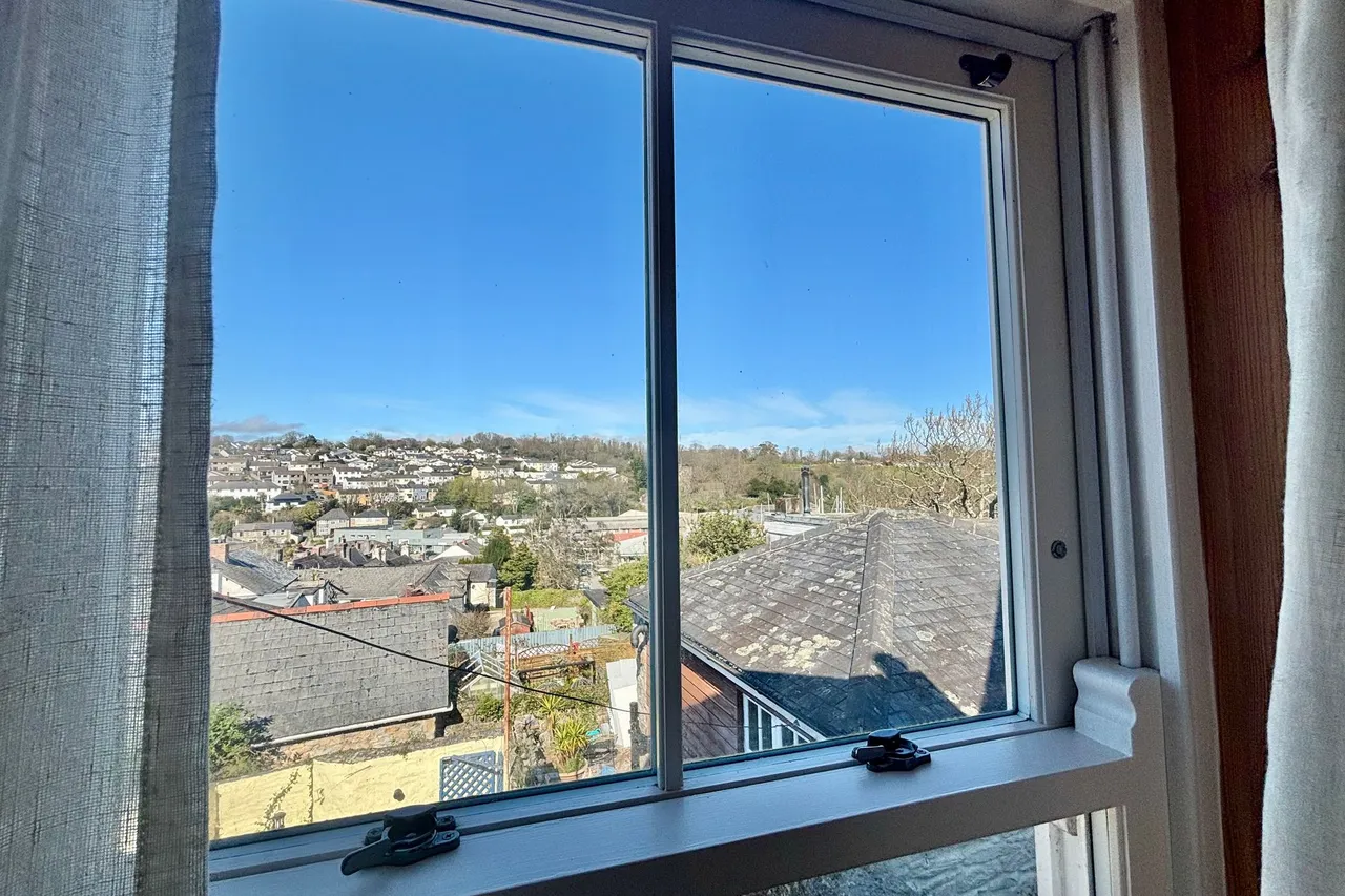 St. Gluvias Street, Penryn, TR10, photo 7