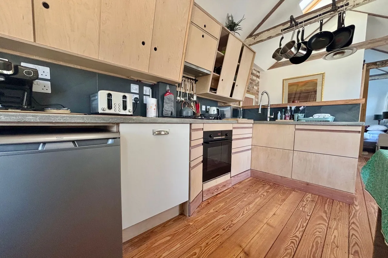 St. Gluvias Street, Penryn, TR10, photo 6