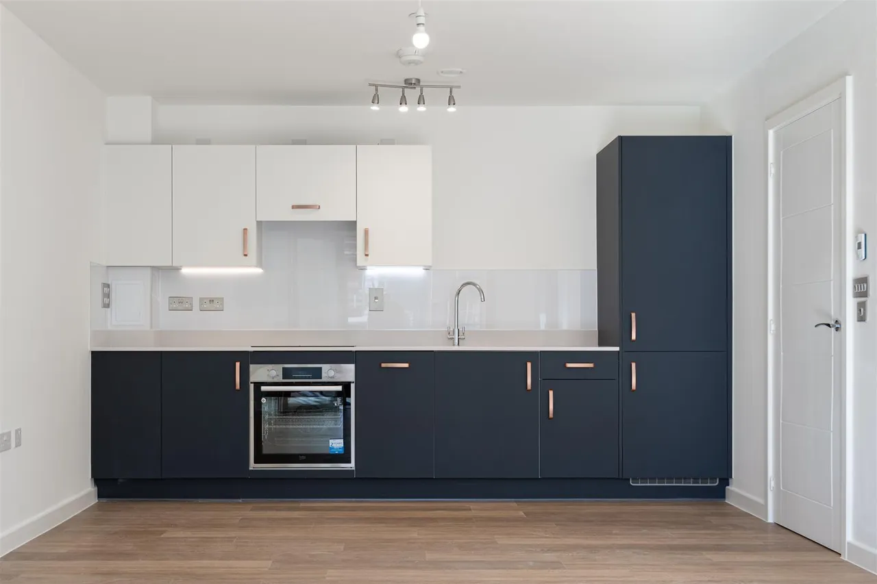 Station Avenue, Walton-On-Thames, KT12, photo 4