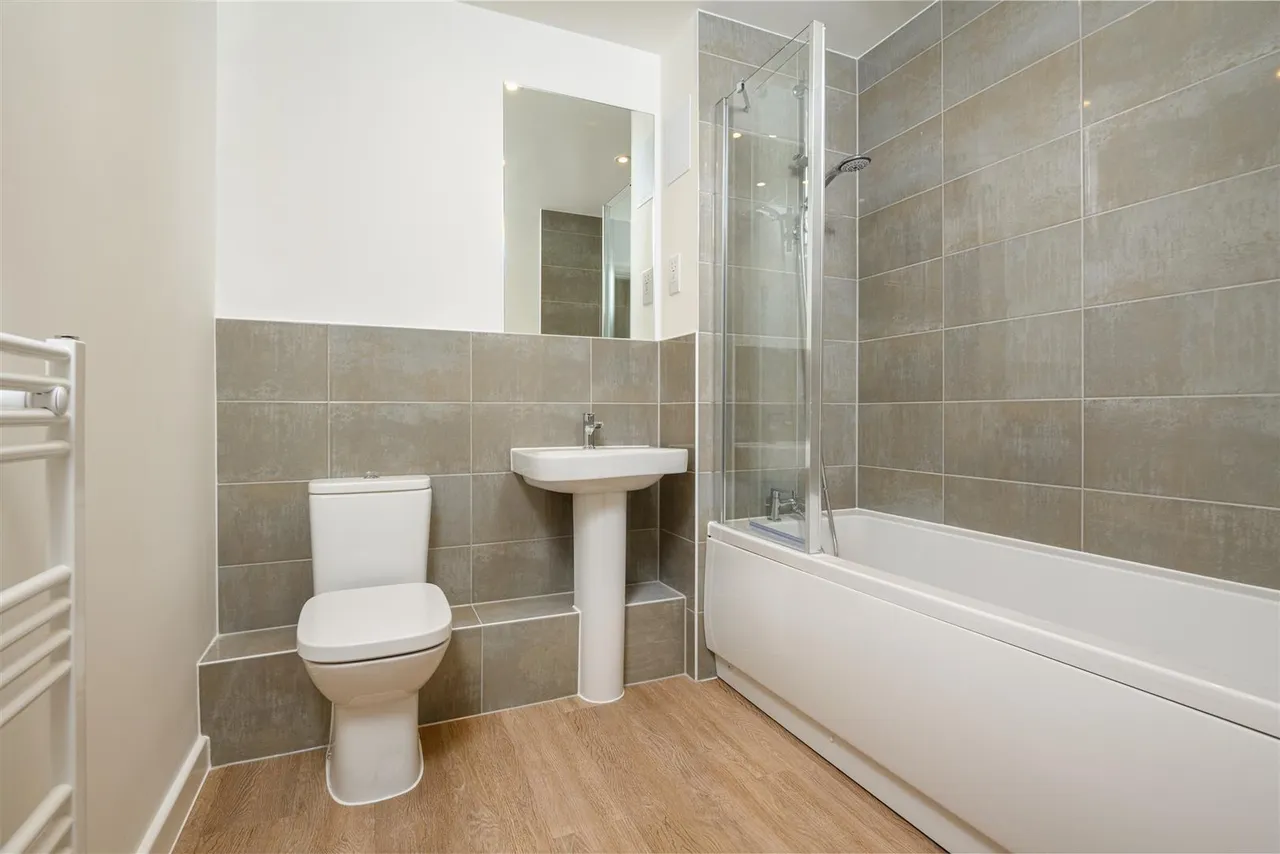 Station Avenue, Walton-On-Thames, KT12, photo 8