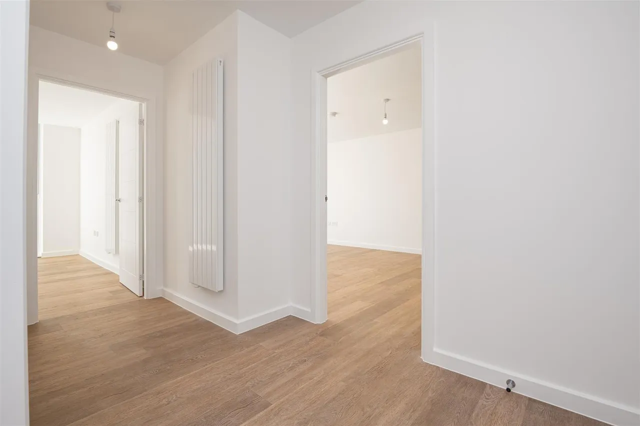 Station Avenue, Walton-On-Thames, KT12, photo 7