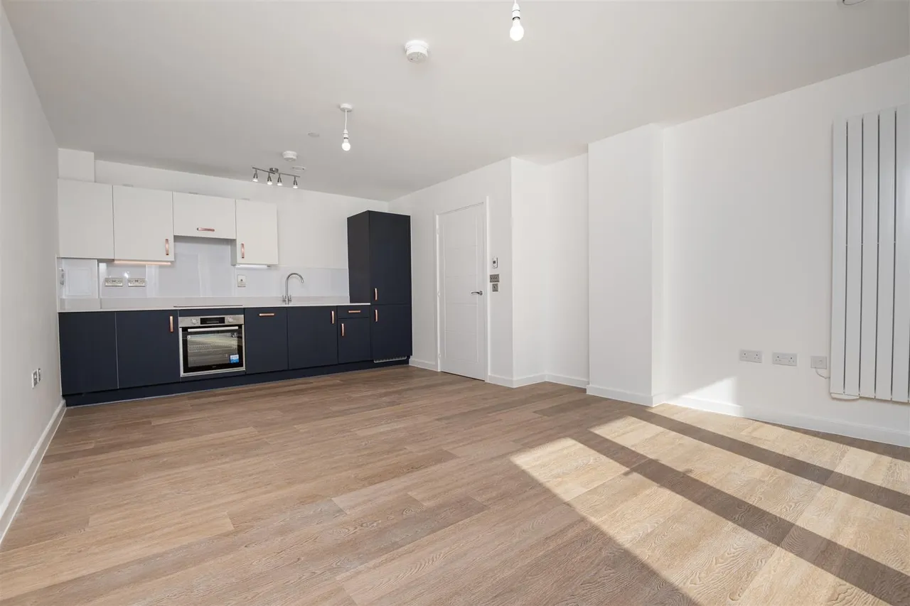 Station Avenue, Walton-On-Thames, KT12, photo 3