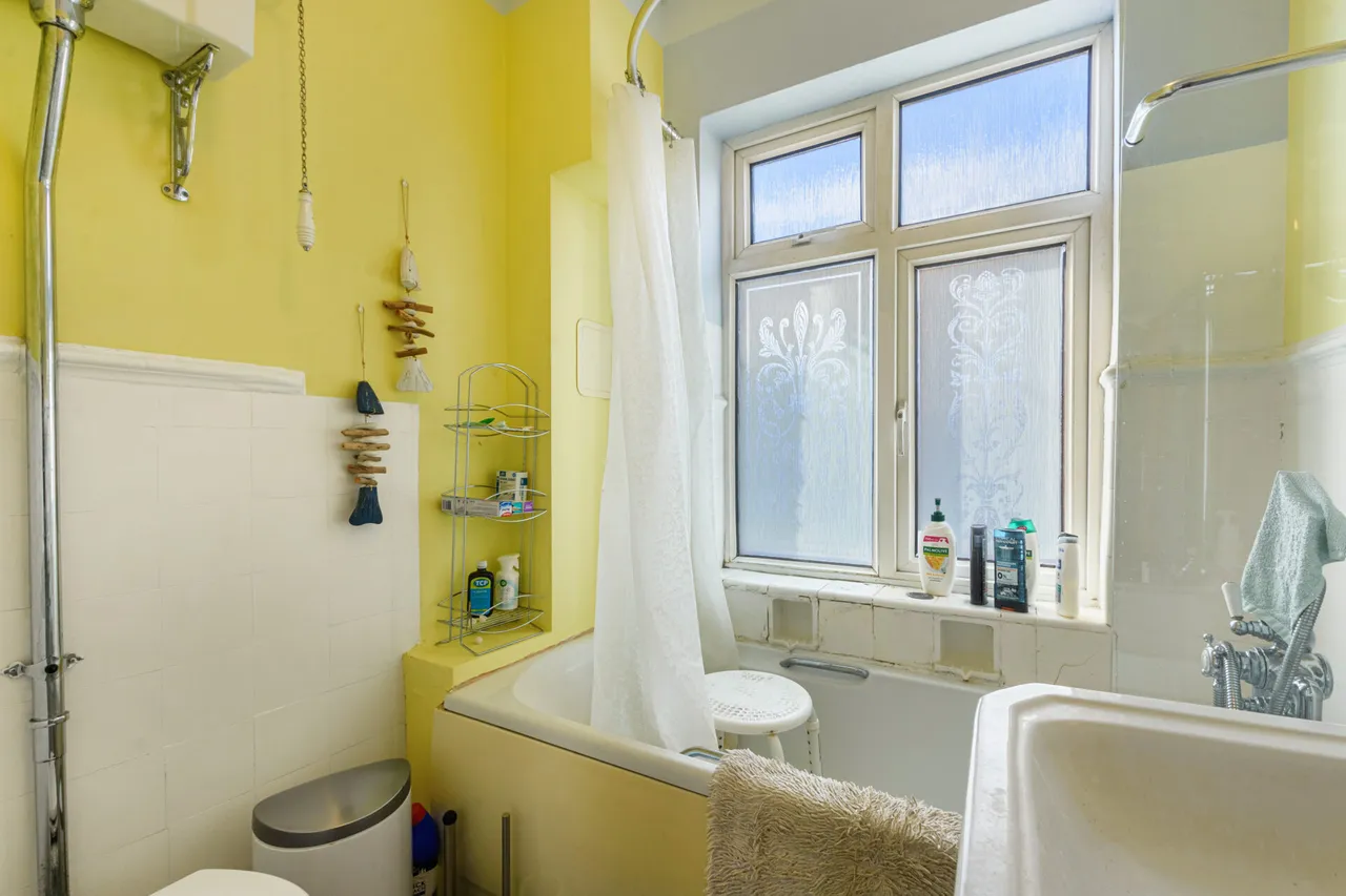 Danson Crescent, Welling, photo 9